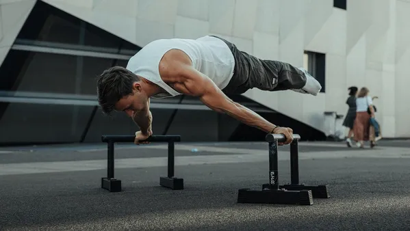 Calisthenics vs Weights: Which is Better for Your Fitness Goals?